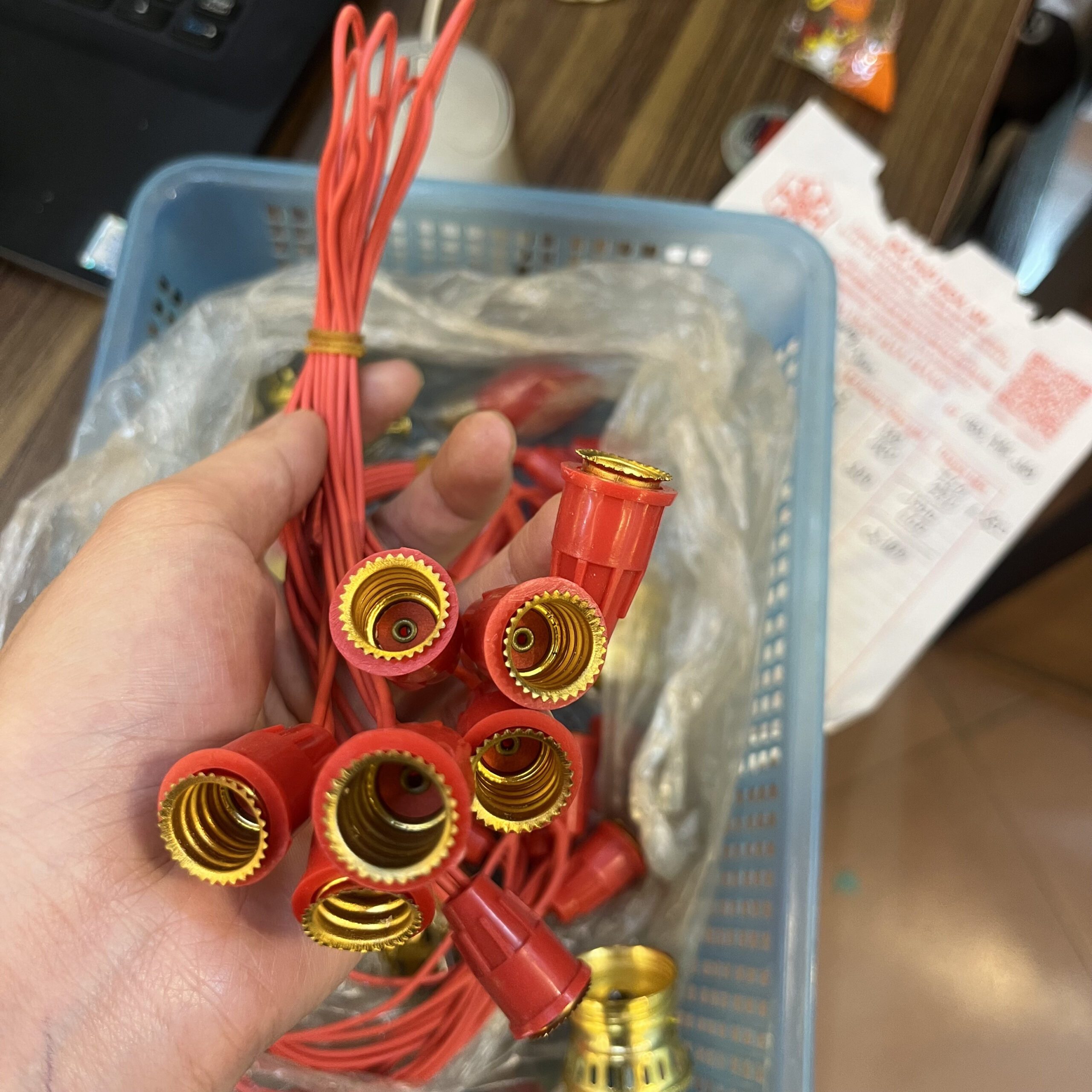 Đui Bóng Đèn Quả Nhót