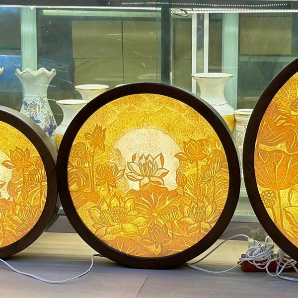 Tranh Hào Quang Trúc Chỉ Mặt Mica