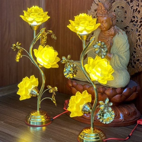 Đèn Thờ Hoa Sen 3 Bông Lưu Ly Thân Cong - Ảnh 3