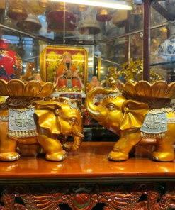 Tượng Voi Dâng Đĩa Quả Màu Vàng